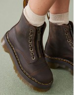 Sinclair boots in brown